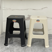 Tabourets en plastique PP robustes, empilables, pour usage commercial, durables, intérieur/extérieur, portables, pour chambre et école, directement de l'usine