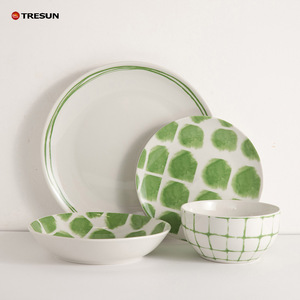 16 pièces <span class=keywords><strong>en</strong></span> gros prix direct usine vert et blanc impression d'assiettes <span class=keywords><strong>en</strong></span> <span class=keywords><strong>porcelaine</strong></span> ensembles <span class=keywords><strong>service</strong></span> de vaisselle pour 4 - Product Image 1