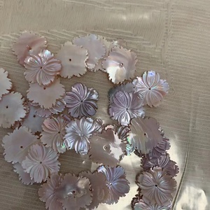 20-40mm Trắng vàng hồng bán buôn mẹ của vỏ ngọc trai chạm khắc hoa hạt để trang trí - Product Image 3