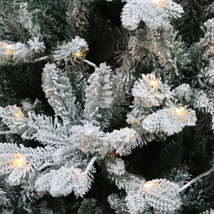 2026 Wholesale Indoor 4/5/6/7/8FT Pre Lit Flocked PE Snowflake Realistic <strong>Artificial</strong> Christmas <strong>Tree</strong> with Led <strong>Light</strong> - Product Image 4