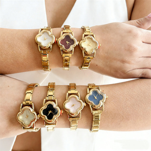 <span class=keywords><strong>Montre</strong></span> à quartz pour femme en acier inoxydable, design italien frais et élégant, avec breloques, pour personnalisation DIY - Product Image 1