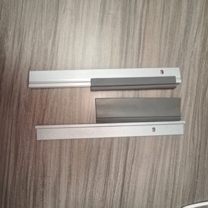 Joint <span class=keywords><strong>de</strong></span> <span class=keywords><strong>porte</strong></span> en alliage <span class=keywords><strong>aluminium</strong></span>-zinc avec <span class=keywords><strong>bas</strong></span> <span class=keywords><strong>de</strong></span> <span class=keywords><strong>porte</strong></span> en caoutchouc vinyle, design moderne et durable pour cuisine et salon - Product Image 4