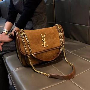 Sacs fourre-tout pour femmes de créateur de mode, sac messager en cuir de vachette, sac à bandoulière simple, sac à main grande capacité pour femmes - Product Image 1