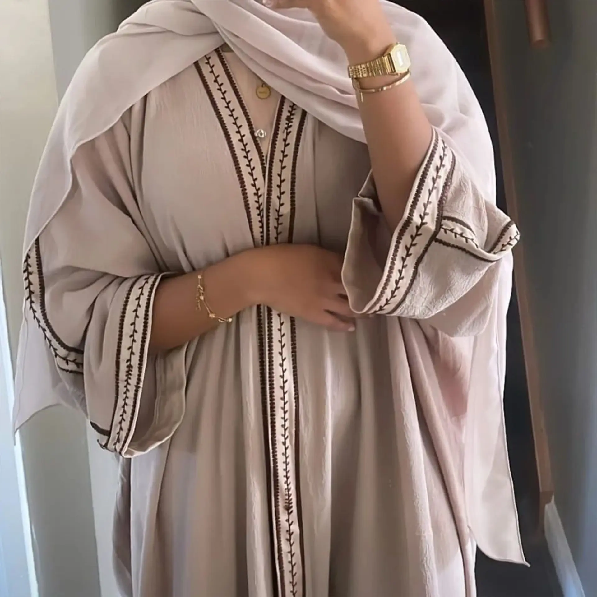 Nieuwste Dubai Kalkoen Oman Maroc Elegante Custom Kaftan Borduurwerk Bescheiden Jurk Dubai Abaya Vrouwen Moslim Jurk Open Kimonos Abaya
