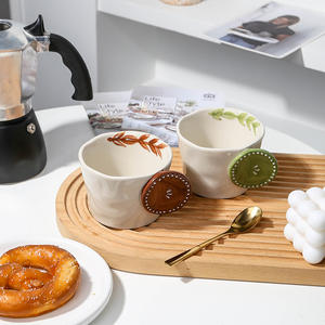 En gros, Tasse à café créative en céramique peinte à la main, personnalisée, avec soucoupe et anse à motif floral gaufré - Product Image 4