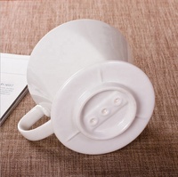 Verser Sur le Goutteur De Café Tasse En Céramique Cafetière avec 40 Unités Melitta Filtres Simplement Charmé