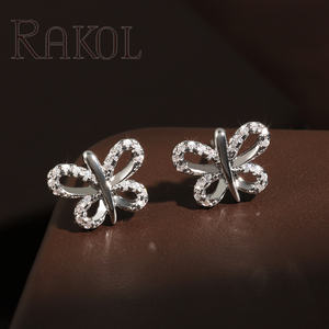 Pendientes de Botón Rakol E21090068 con Base de Latón Elegante, Diseño de Mariposa, Circonita Cúbica - Product Image 4