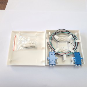 NEWAY op maat gemaakte kunststof spuitgietonderdelen met glasvezelverdeelkast - Product Image 3