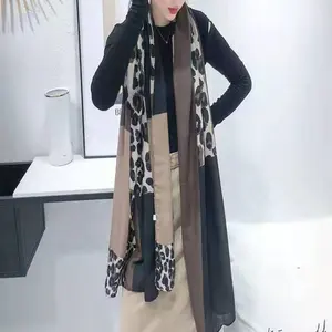 Hot selling skin-friendly cotton and linen long custom print scarf for women shawl