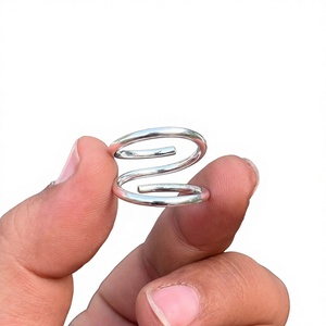 Anillo Minimalista Geométrico de Plata 925 con Baño de Rodio, Unisex, para Uso Diario - Product Image 2