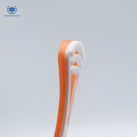 Grattoir et brosse à langue en plastique multicolores, facile à transporter, pour le nettoyage buccal, élimine le revêtement de la langue et l'odeur de la bouche