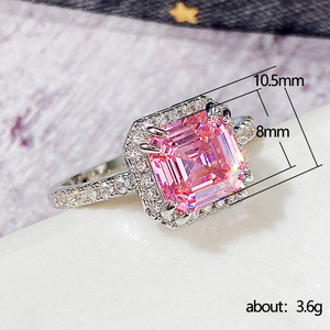 Anello a Forma di Quadrato Principessa, Design Elegante per Donne - Product Image 5
