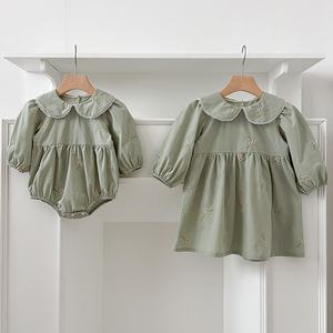 Nuovo Stile Autunnale: Vestito per Bambina con Colletto Peter Pan Ricamato, Tutina a Maniche Lunghe per Neonata, Outfit Coordinato per Sorelle - Product Image 4