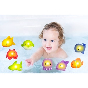 Jacko Toys 4 PCS <span class=keywords><strong>Sensor</strong></span> brillante para niños Lámpara de agua Océano Goma suave Vida Marina Juguetes de baño para niños - Product Image 5