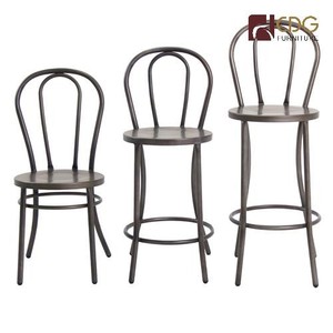 <span class=keywords><strong>Tabouret</strong></span> <span class=keywords><strong>de</strong></span> <span class=keywords><strong>bar</strong></span> haut <span class=keywords><strong>de</strong></span> conception célèbre dans le <span class=keywords><strong>tabouret</strong></span> <span class=keywords><strong>de</strong></span> <span class=keywords><strong>bar</strong></span> d'utilisation <span class=keywords><strong>de</strong></span> restaurant <span class=keywords><strong>de</strong></span> comptoir en bois courbé par métal <span class=keywords><strong>de</strong></span> cadre en acier solide - Product Image 2