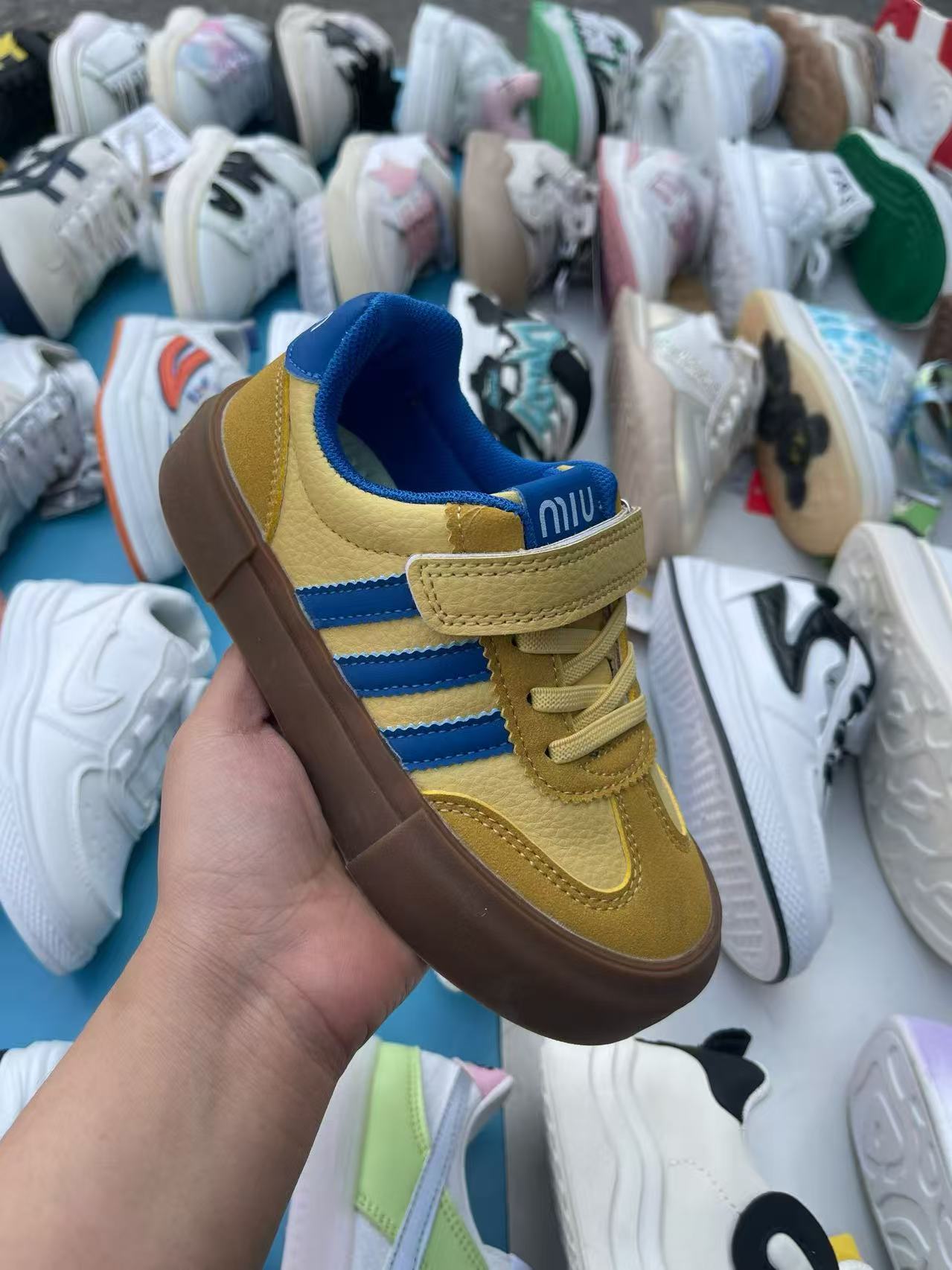 Enviar consulta para obtener catálogo