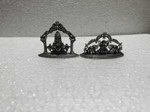 Estatuas de Dioses en Plata Pura con Acabado Antiguo, Plata 92.5, Ídolo Religioso 2D del Señor Venkateshwara Balaji y Laxmi Ji, Monumento Religioso en Plata Pura - Product Image 4