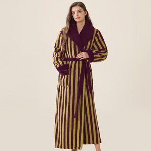 <span class=keywords><strong>Accappatoio</strong></span> di Lusso in Pile Corallo, <span class=keywords><strong>Set</strong></span> Regalo <span class=keywords><strong>Uomo</strong></span>/<span class=keywords><strong>Donna</strong></span>, Regalo di Compleanno, con Cintura Regolabile, Scollo a V, Traspirante, Logo Frontale - Product Image 3