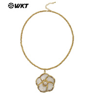 Collier pendentif en forme de fleur en plaqué or de bonne qualité WT-JN342 comme cadeau romantique pour dames