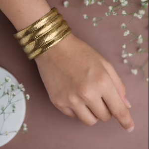 Pulsera Redonda Ajustable de Latón Pulido con Acabado Realista (Antideslustre) para Mujer, Estilo Vintage, Ideal para Fiestas - Product Image 1