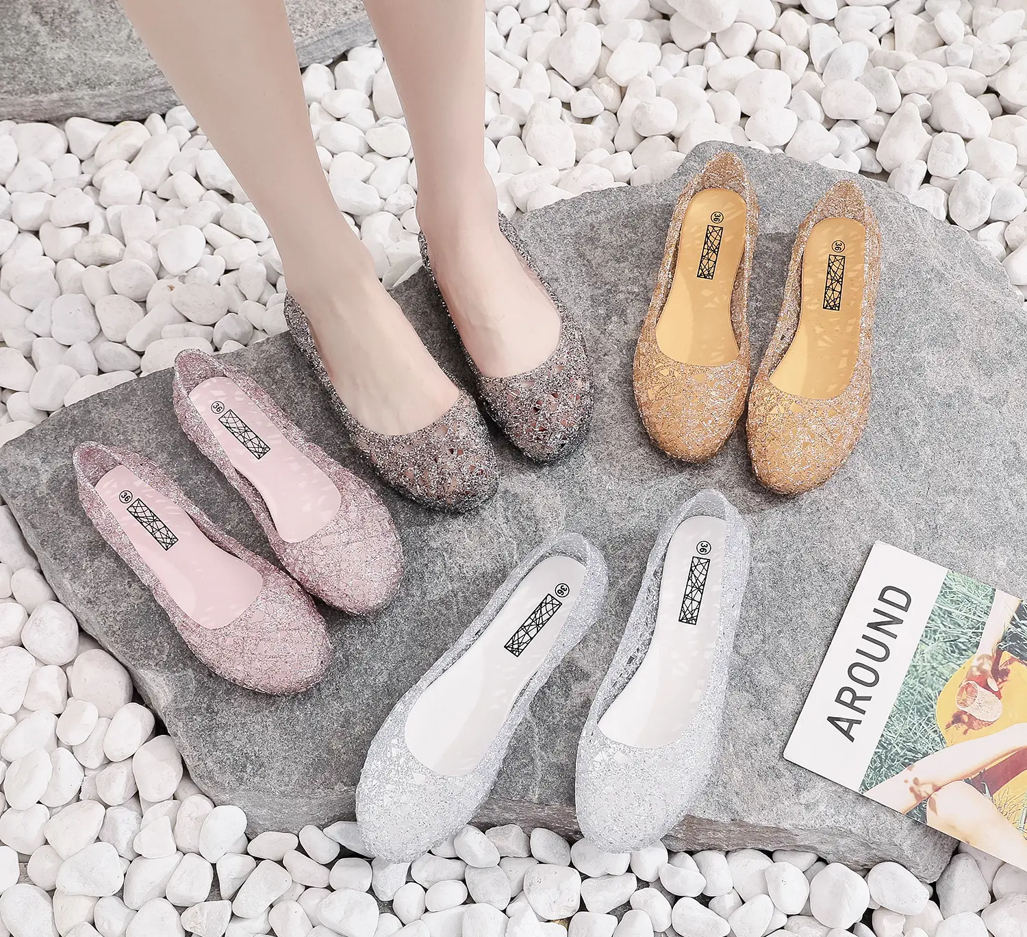 2020 Summer Hollow Sandals Shiny Crystal Flat Bottom Breathable Casual Women's Jelly Shoes Wholesale