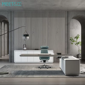Juego de escritorio y silla de oficina Premium Escritorio de Gerente de lujo con placa de nombre Muebles ergonómicos de grado comercial Escritorios de oficina en forma de L - Product Image 1