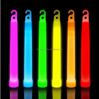 Lot de 100 bâtons lumineux néon qui brillent dans le noir pour Halloween, Noël, la remise des diplômes, le Nouvel An chinois – Fournitures de fête