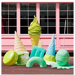 Accesorios de cono de helado derretido de colores gigantes, escultura de resina de fibra de vidrio, estatuas de polo de hielo para decoración de tienda de dulces