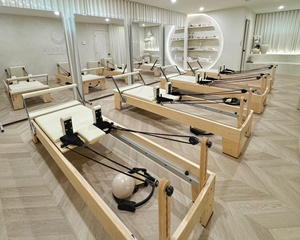 Cama de <span class=keywords><strong>Pilates</strong></span> <span class=keywords><strong>Reformer</strong></span> con Núcleo de Madera de Arce para Ejercicio Corporal y Musculación de Cinco Piezas - Product Image 5