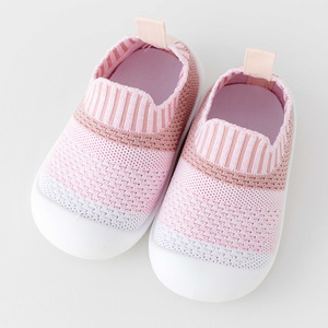 Semplici scarpe da ginnastica per bambini con lacci elastici e una suola sottile adatta al piede nudo per ragazzi e ragazze - Product Image 1