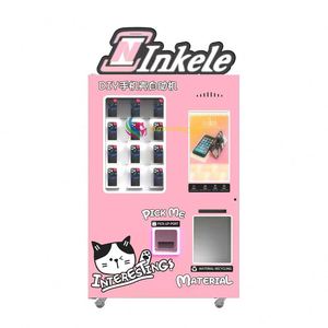 Máquina expendedora de estuches de teléfono personalizados con diseño de grúa, estilo urbano y a la moda - Product Image 1
