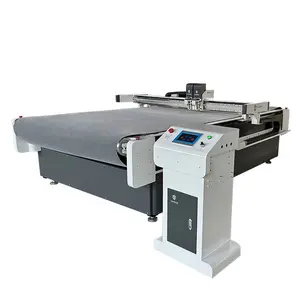 Computer control automatic cnc fabric cutting machine for T-shirt cloth gloves sample