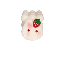 Épingle à cheveux lapin en peluche fraise cerise enrobée de sucre, pince moelleuse mignonne pour filles, idéale pour l'automne et l'hiver, garnie de coton PP, 0-10cm