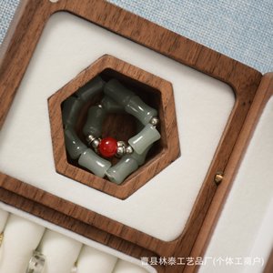 Caja de joyería de madera de nogal de 18x10,5x5,5 cm con compartimento para reloj y anillo para almacenamiento en el escritorio - Product Image 4