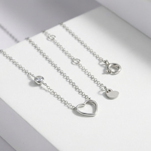 Collar de Acero Inoxidable para Mujer con Colgante de Corazón Calado de Circonita, Cadena de Clavícula Sencilla - Product Image 4