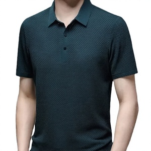 เสื้อโปโลแขนสั้นถักสำหรับผู้ชาย สีพื้น ดีไซน์ลำลอง ติดกระดุมด้านหน้า ทรงปกติ สีเขียวล้วน สำหรับผู้ชาย - Product Image 6