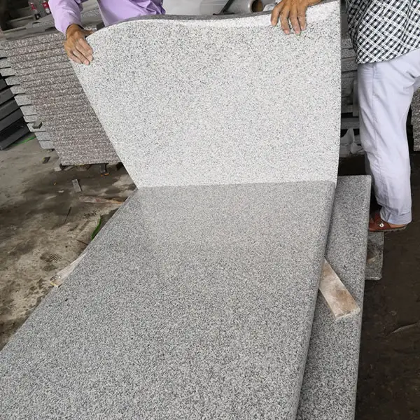 Pietra tombale di AllyStone-03 pietra tombale di granito bianco di buona qualità per il commercio all'ingrosso
