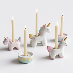 Ensemble de salière et poivrière en céramique licorne. <span class=keywords><strong>Duo</strong></span> personnalisé peint à la main en 3D, une paire fantaisiste et pratique pour des repas amusants. - Product Image 3