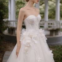 Vestido de Novia Corte A sin Tirantes con Escote Corazón, Corsé de Encaje, Adornado con Cuentas y Flores 3D, de Tul, Tallas Grandes, Estilo Princesa con Cola Capilla