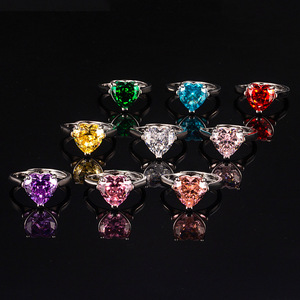 Bague de Fiançailles Solitaire en Cuivre Plaqué Rhodium avec Zircon Coloré Taillé en Cœur 10*10mm pour Femmes – Vente en Gros Usine pour Fêtes - Product Image 3