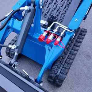 Minicargadora de orugas con motor diésel AT360 para construcción y agricultura - Product Image 3