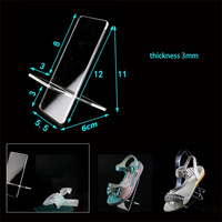 Support de présentation de chaussures en acrylique transparent personnalisable et moderne, avec étiquettes, respectueux de l'environnement pour la conception