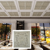 Panneaux muraux gaufrés Carreaux de plafond en PVC peint à la craie Ignifuge pour Mall Hotel ou Flower Boutique PL83 Installation sur grille