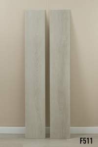 พื้น <span class=keywords><strong>SPC</strong></span> แบบมีแผ่นรอง IXPE กันเสียง กันน้ำ <span class=keywords><strong>กระเบื้อง</strong></span>ไวนิลแข็งแรง รับผลิตแบบ OEM ODM ออกแบบทันสมัย สำหรับตกแต่งภายใน พร้อมลายกราฟิก - Product Image 6