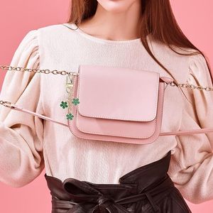 Llavero de Lujo con Diseño Floral Esmaltado, Colgante de Flor para Mujer, Regalo Premium, Accesorio para Bolso, Envío Rápido - Product Image 5