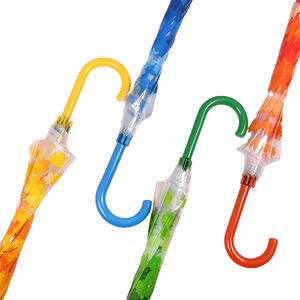 Vente en gros <span class=keywords><strong>plastique</strong></span> feuille d'érable parapluie <span class=keywords><strong>pas</strong></span> <span class=keywords><strong>cher</strong></span> POE transparent multi couleurs fleur cadeau <span class=keywords><strong>jardin</strong></span> droit clair parapluies Parasol - Product Image 1