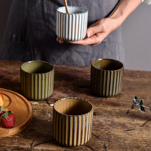 Tasses à thé et verres à vin en céramique de style japonais avec glaçure cuite au four, style rétro, adaptés à une utilisation à la maison et en salle à manger. - Product Image 2