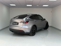 Tesla Model Y 2024 Édition Argent Premium, SUV 5 portes 5 places, Recharge Rapide, Véhicule 100% Électrique Fabriqué en Chine