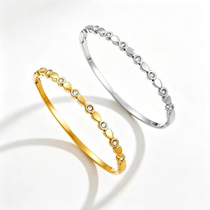 Elegante Brazalete de Acero Inoxidable en Forma de Lágrima con Cristal, Chapado en Oro/Plata, Apilable, para Mujer, Regalo de Joyería - Product Image 1