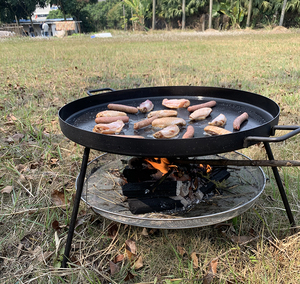 Parrilla para Fogata de Hierro Fundido de 60 cm con Patas Extraíbles para Barbacoa - Product Image 4